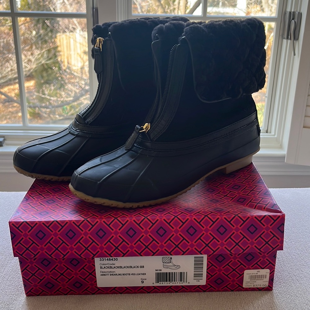 Tory Burch black snow boot size 9